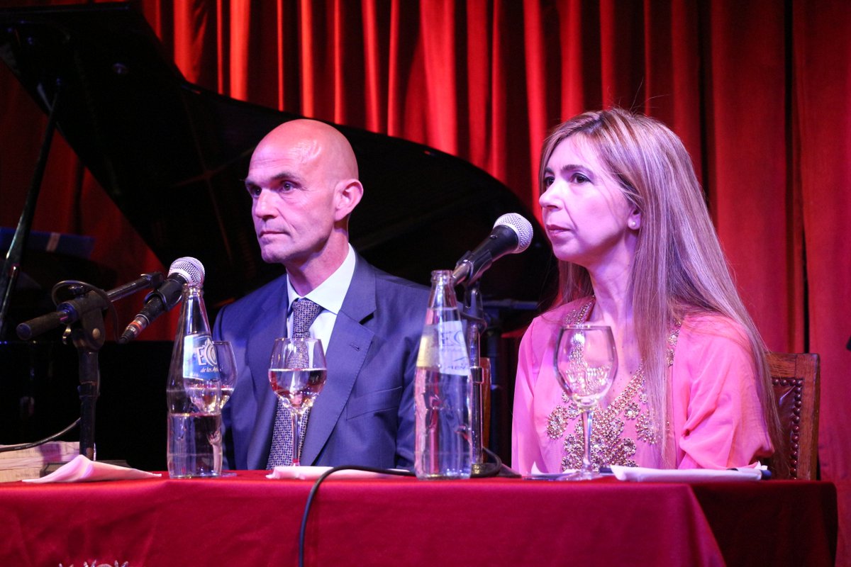 raposoemilio's tweet photo. Encuentro de #Cultura y #Patrimonio en el @Grancafetortoni ¡Gracias @marielablanco26 por la invitación a este enriquecedor encuentro! https://t.co/SksgUOrDds