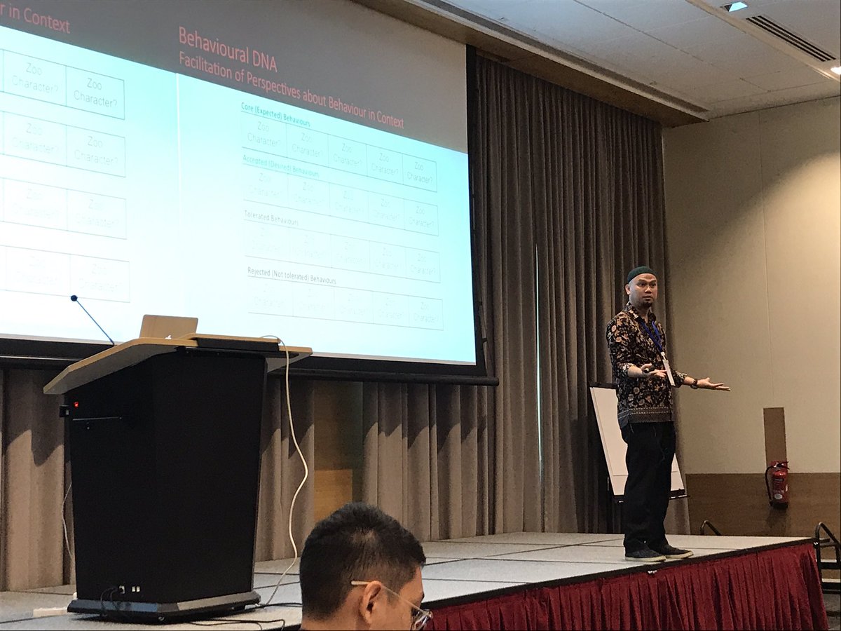 Metaphorage's tweet photo. New #Singapore strategic partnership going well to enhance performance thru #creativity #leadership #KM & #innovation
#KMSG17
@MDIndera https://t.co/t3fMa1THOn
