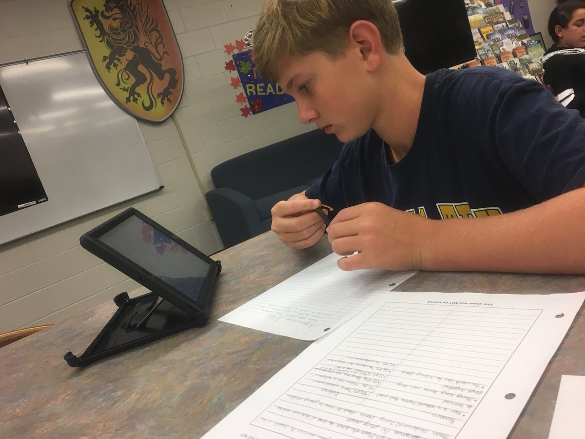 tatun_becca's tweet photo. Always enjoy helping other S's with some work! Mornings spent in the media center working on writing! #WeAreLMS @shamp10hill @KrisSchirmer1 https://t.co/OIyL2rCkTu