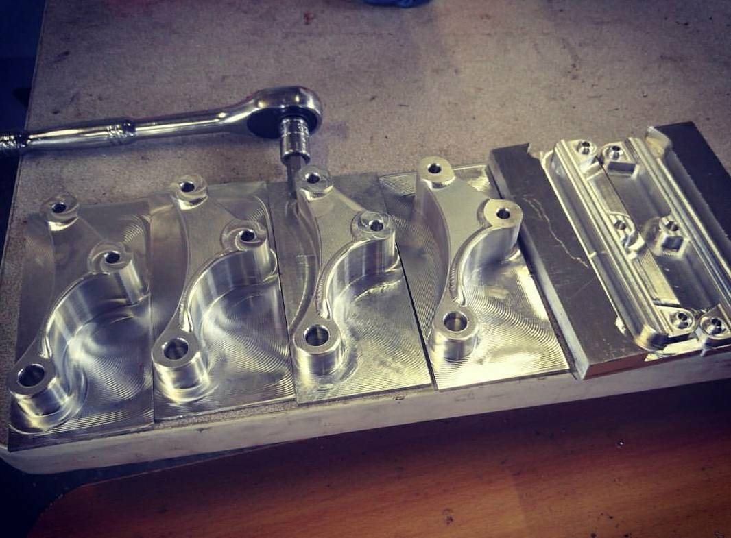 Tfactorymw's tweet photo. Making some quick changes for Monster Cup this weekend. #TFMW #tfmwmachineshop #thefactorymetalworks #cnc #haas https://t.co/Hkh0ZSaRth