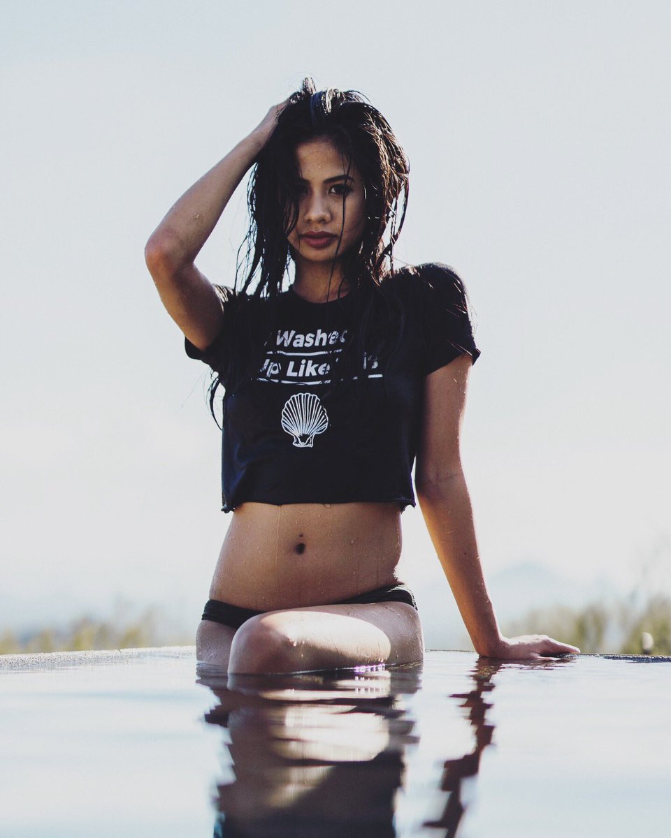 BecauseGirls__'s tweet photo. this #merqueen washed up like this 💦 do you like to get wet? https://t.co/aip5PW7l7W