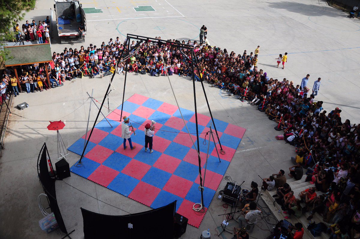 msssfest's tweet photo. Msafest-2017
Mardin- Derik Mehmet Ayaydın İlkokulu  #msafest #circus  #genclikevi  #unicefturkiye #sirk  #acrobatics  #cirquedusoleil https://t.co/1Y133HksqF