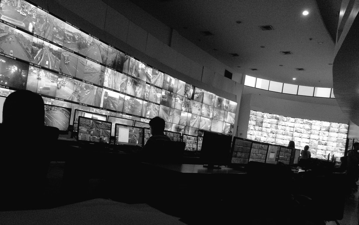 jochellaaa's tweet image. Working..... zzzz