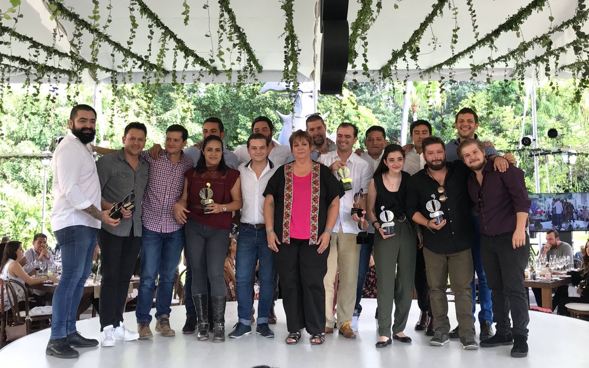 ¡Felicidades a los ganadores de <a href="/GourmetAwardsMX/">Gourmet Awards</a>! #CocinaParaTodos #GourmetAwards2017.  #Guadalajara #CasaCuervo.