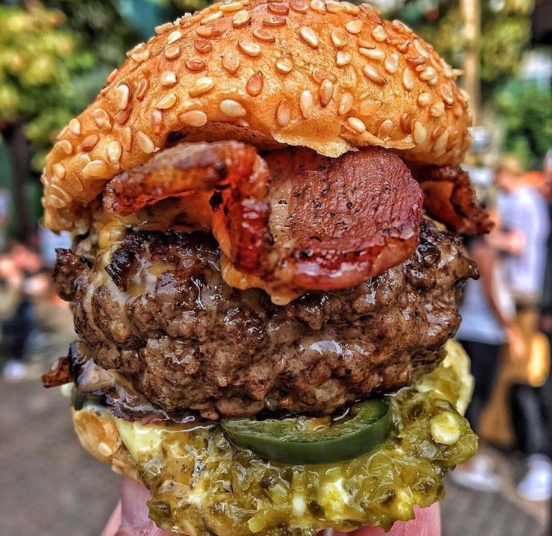 geekswithforks's tweet photo. This looks so good! Bacon Jalapeño Cheeseburger

#Foodies #GeeksWithForks https://t.co/doGO3WWJER