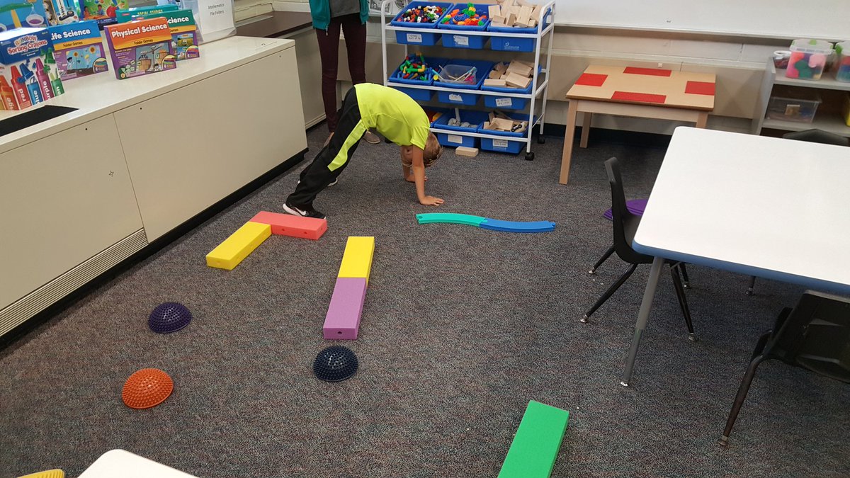 jworrell0508's tweet photo. Students exploring PT/spacial awareness skills on obstacle course with special guest.. MR. COREY!!! #TigerStrong #CoreyRocks! @WeismanCorey https://t.co/pc9fDxV95L