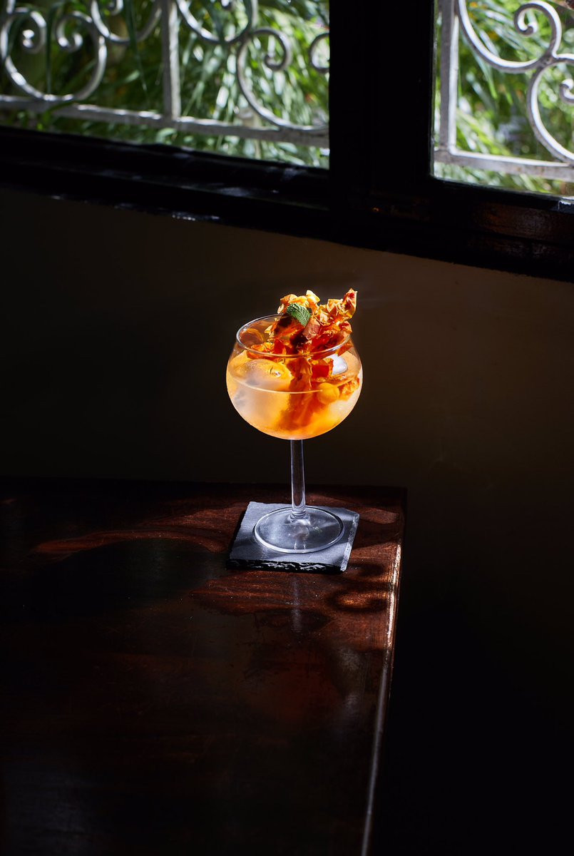 de nuestro bar: Uchuvas de Moncho, kombucha casera y tónica