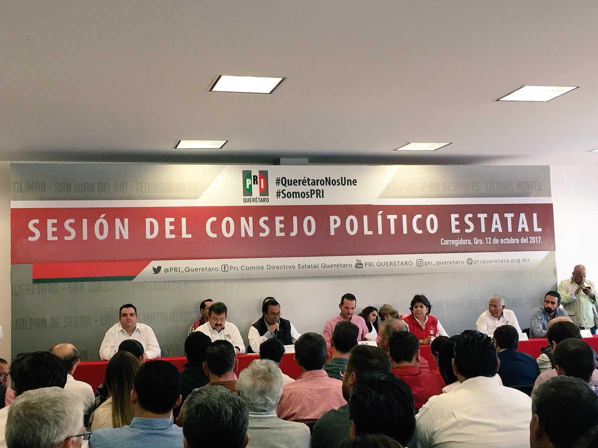 uriberaul's tweet photo. Iniciamos sesión del consejo político estatal del PRI en donde  nos preparamos para llegar fuertes al 2018 #QroNosUne #PRISomosTodos https://t.co/rwLIWSFBv3