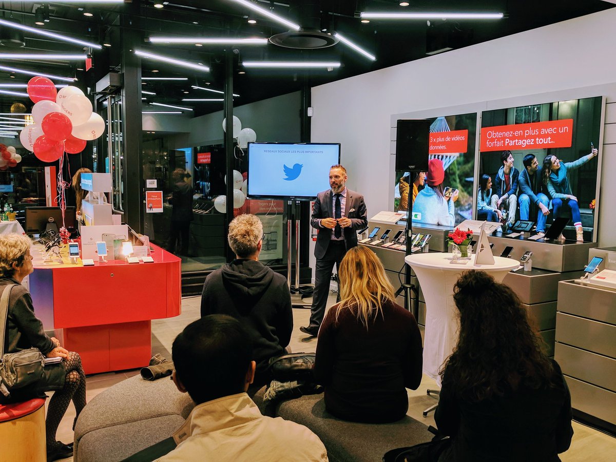 RogersAffaires's tweet photo. "Twitter est un outil parfait pour interpeller directement votre public cible avec un court message clé" - @prbertrand #ConferenceRogers https://t.co/fm4fTVjSr2
