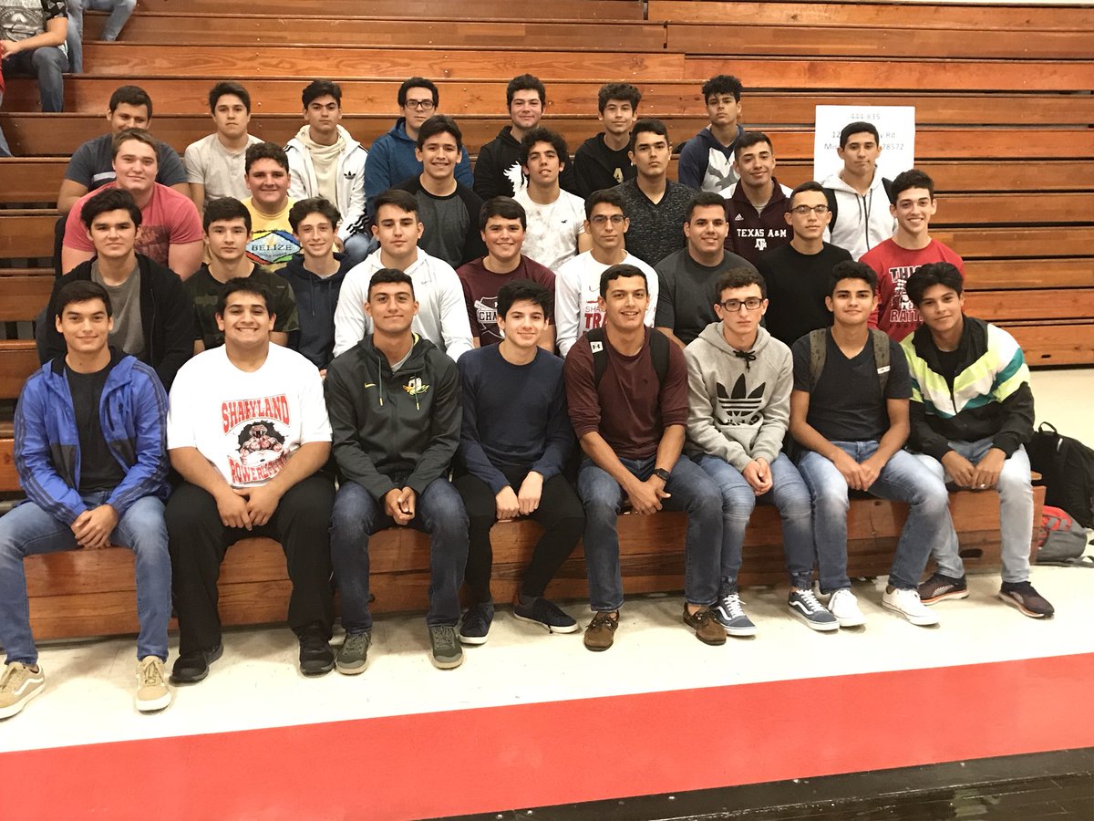 FootballRattler's tweet photo. SHS Rattler Football 6-week A-B Honor Roll. #academicstud https://t.co/X2iMXfWkIf