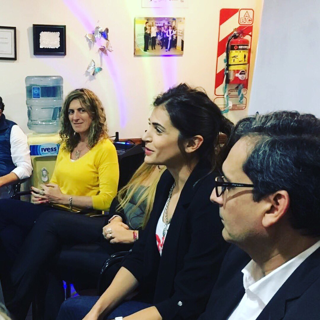 CaroBaroneBA's tweet photo. Gracias vecinxs de la Comuna 7 por escucharnos, por el apoyo!! gracias @PatryCaseres por la invitación !! #VamosJuntos ✨✨✨✨ https://t.co/sgMrSLnyyJ