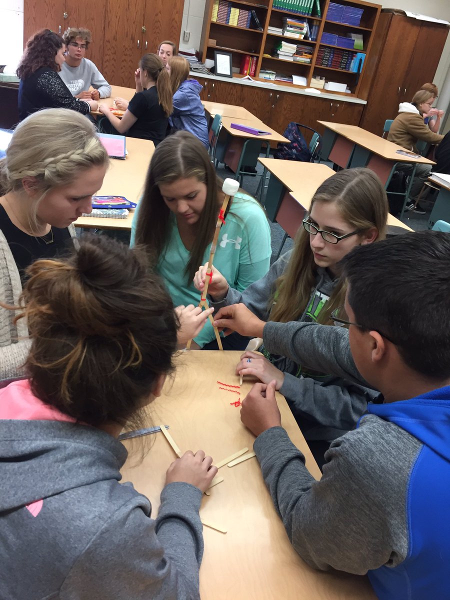 TaraDlouhy's tweet image. Practicing our engineering career skills by building a tower with limited resources. #engineeringcluster #lakeviewvikes