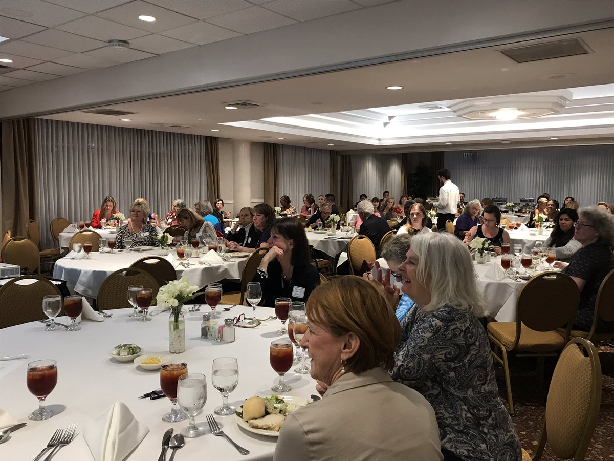 AADEVirginia's tweet image. Everyone at our state dinner! #AADEVA17