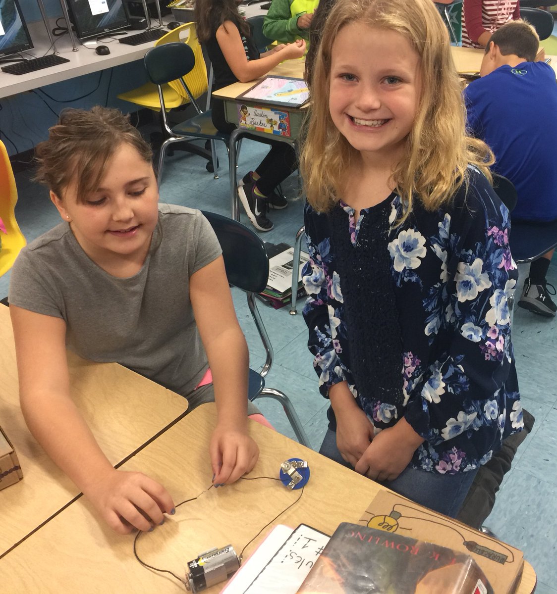 Rosgone4thgrade's tweet photo. Sweet smiles of success! #challengeaccomplished #circuittester #sciencerocks https://t.co/jBHxB0mY06