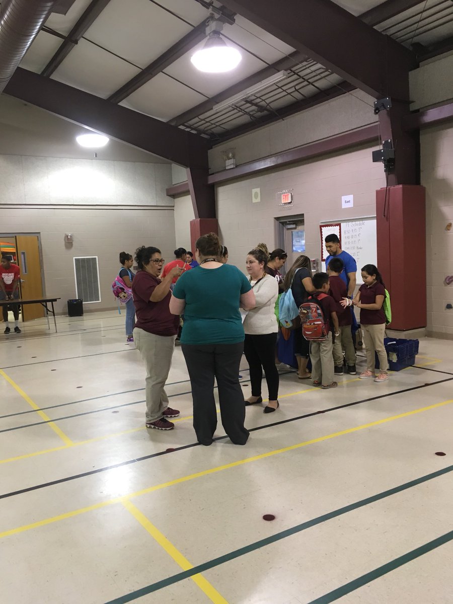 letsgoreadnow's tweet photo. Awesome health fair at Hillcrest!  So many here for this great community! https://t.co/zu2IzlJiz6