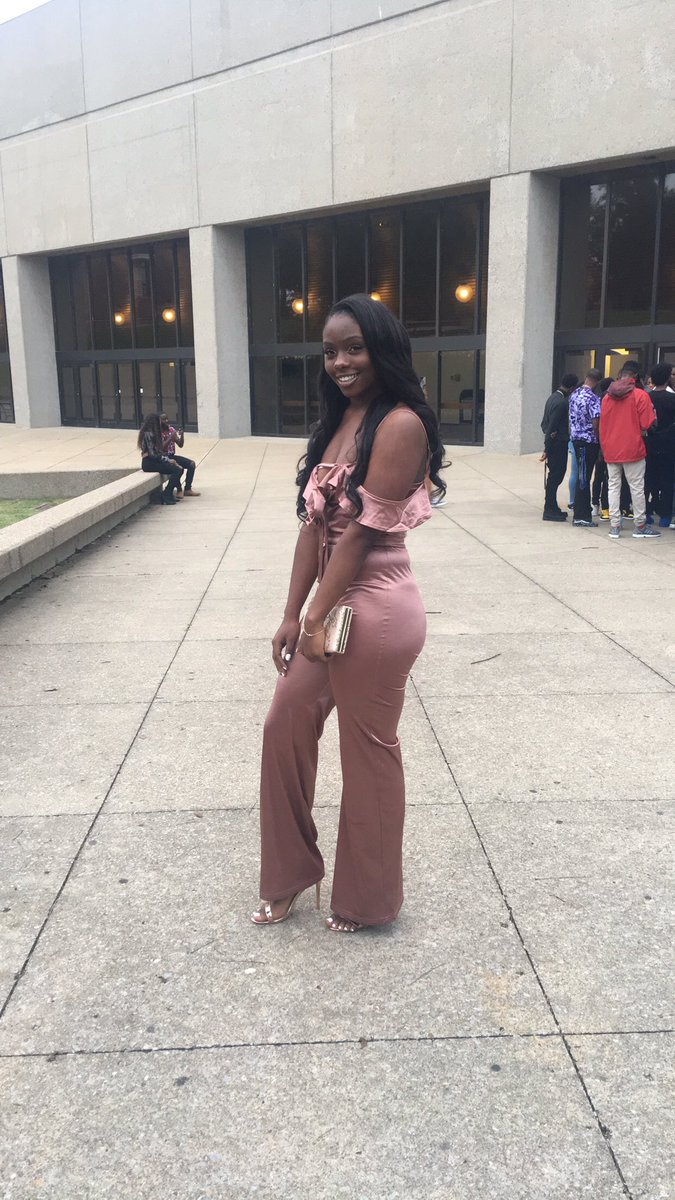 _xoStaJa_'s tweet image. A lil less talk a lil more action 💋 #TsuHc2k17
