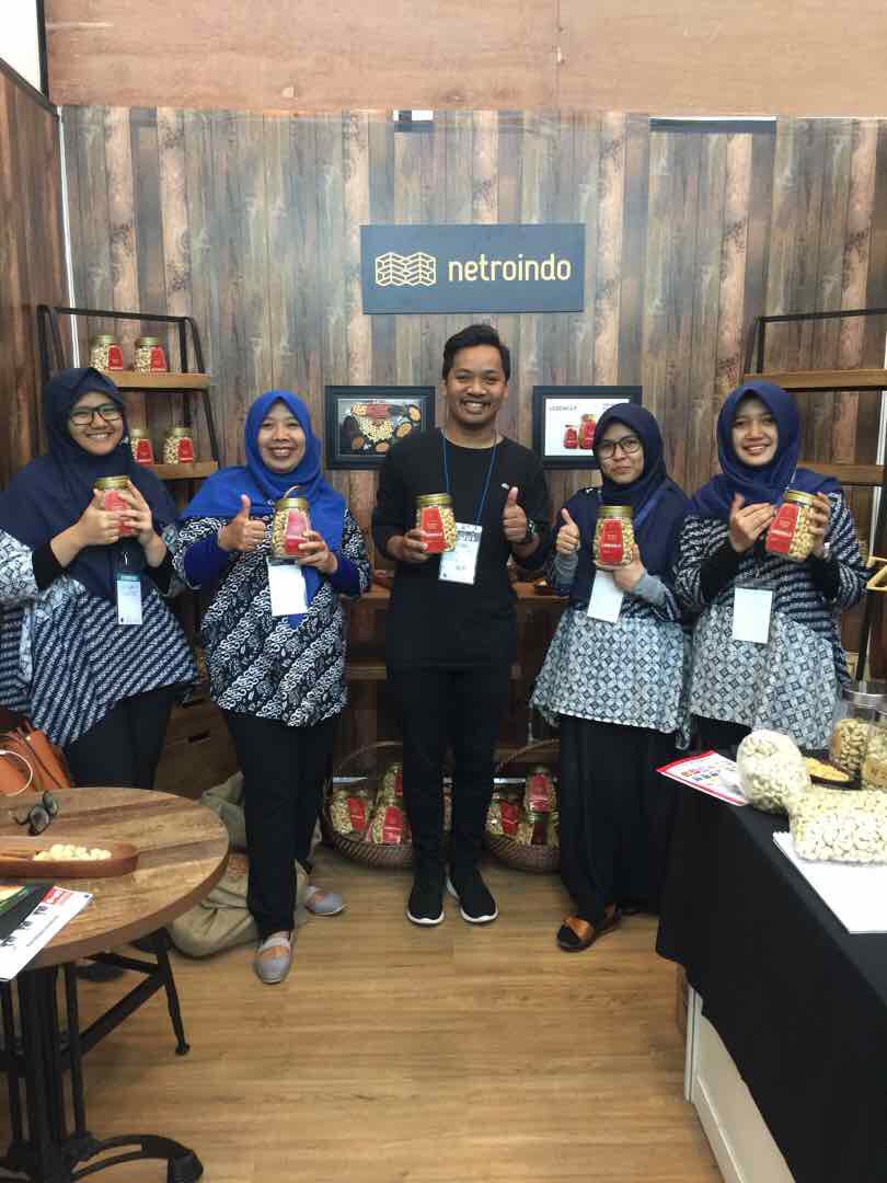 RetnaNunung's tweet photo. Legendaz Nuts Company Booth TEI 2017, 11-15 October ICE BSD https://t.co/LdB2SgySjo