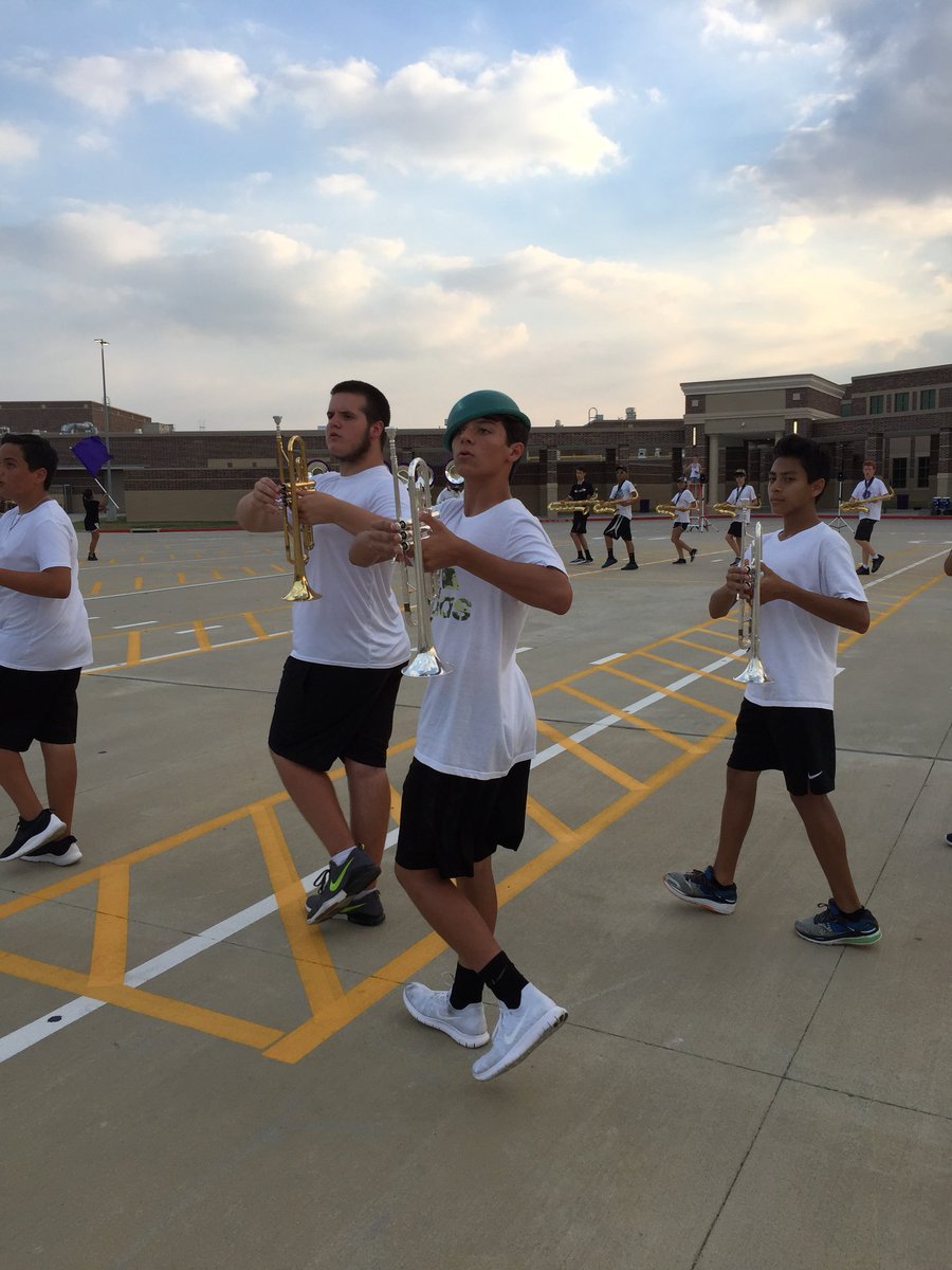 KleinCainHSBand's tweet photo. The new trumpet helmet! ;-) #ConcussionProtection https://t.co/IAAGE7Tzqq