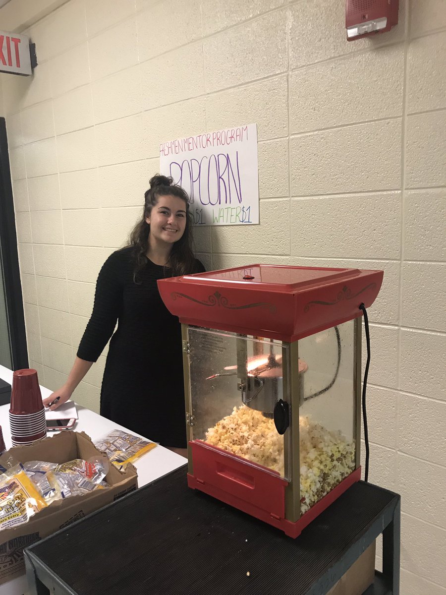 FreshmenMP2021's tweet photo. The freshmen mentor program at Parent Night! Stop by 7-9! https://t.co/p1fmuAMMfv