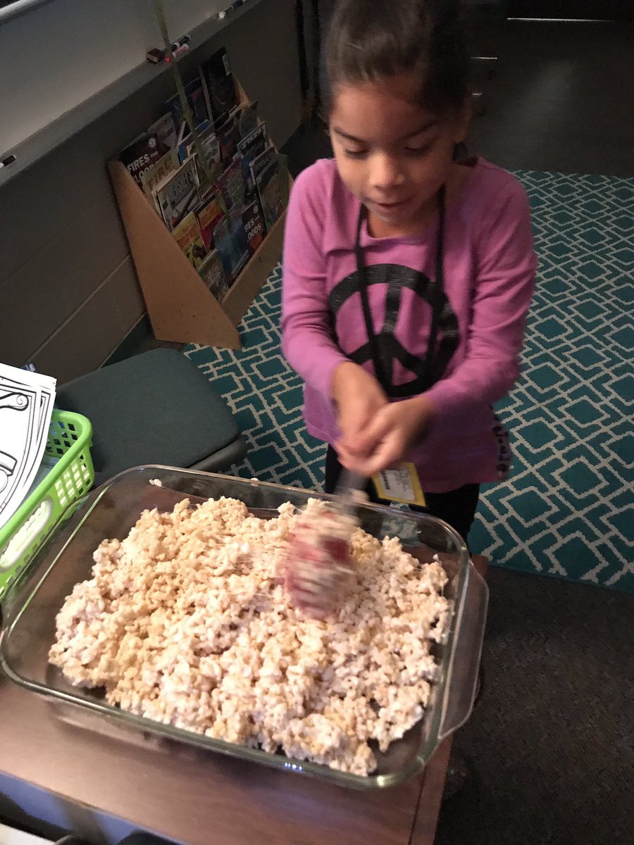 amadormbe's tweet photo. When you're learning about #ChangesFromHeat what do you do? Make Rice Krispie Treats! #mbebears @HumbleISD_MBE @cathy_blayney https://t.co/BltKmPlZGG