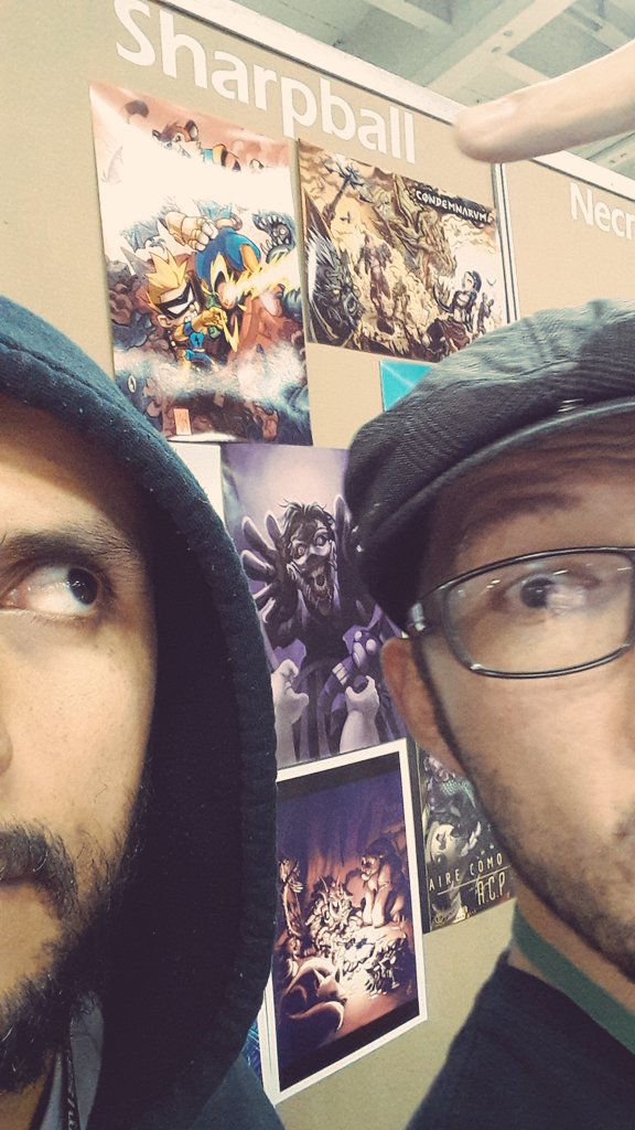 SHARPBALLco's tweet photo. #LosHermanosJiménez desde @universoSOFA. #SHARPBALL y #ACP representando con @cruzarte en el fondo.

#TZA https://t.co/6RQBDeJaff