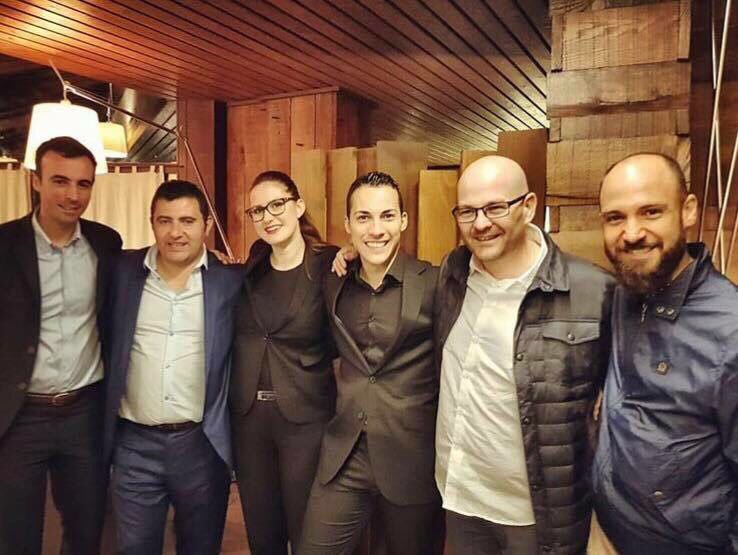 Sumillermurcia's tweet photo. #losviejosrokerosnuncamueren #sumiller #topsala @Mugaritz @JuanRuiz_apo #equipazo https://t.co/9yNmq6sFEh