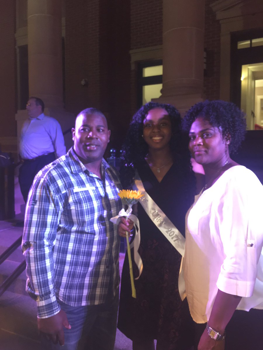jilliansowell24's tweet photo. Okay jordynnπ #homecomingprincessπ https://t.co/zLN3IK9quH
