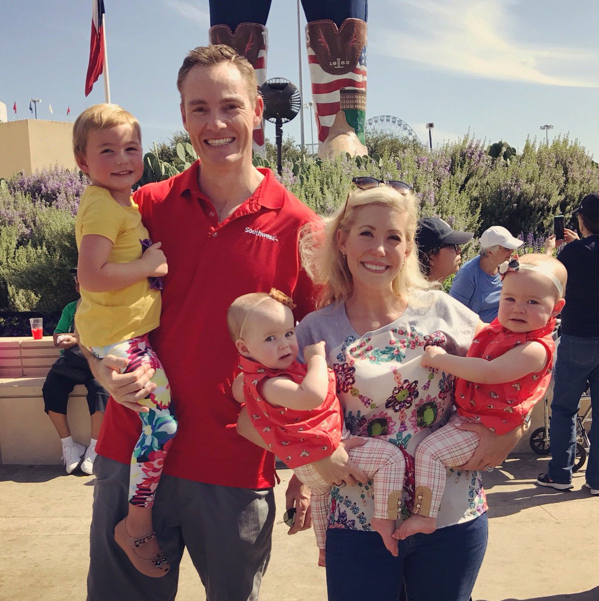 CalvertCollins's tweet photo. The #Brattonfive's first trip to @StateFairOfTX! @vincebratton https://t.co/9NEKrzEEYS
