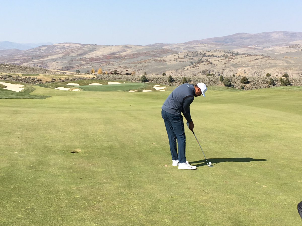 ambulantgolfer's tweet photo. Wonderful afternoon with Tony Finau today at Victory Ranch...  thnx for the game @tonyfinaugolf ! https://t.co/d4cCkMnWTk
