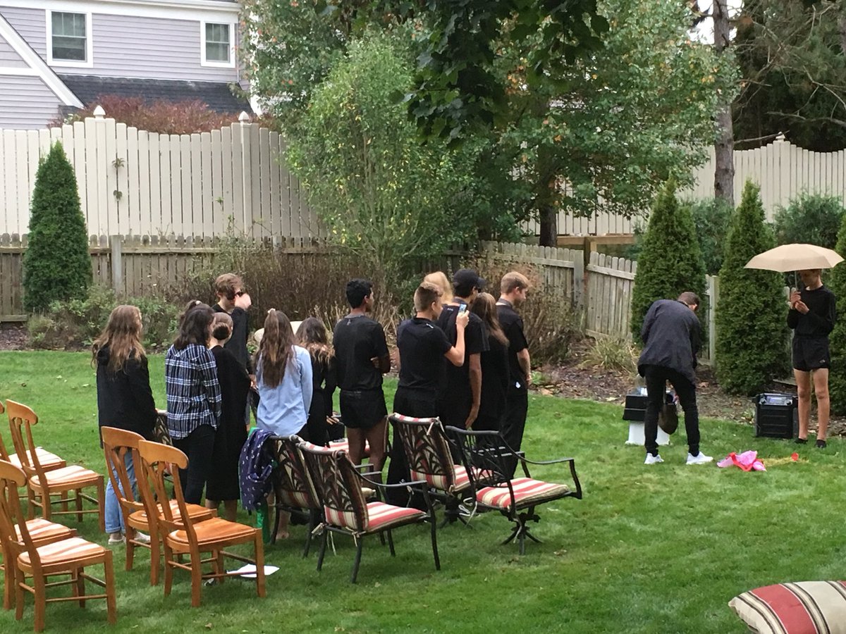 maxrath_'s tweet image. My goldfish died so of course we had to hold a funeral in honor of his long 6 month life🐟 #ripgerald