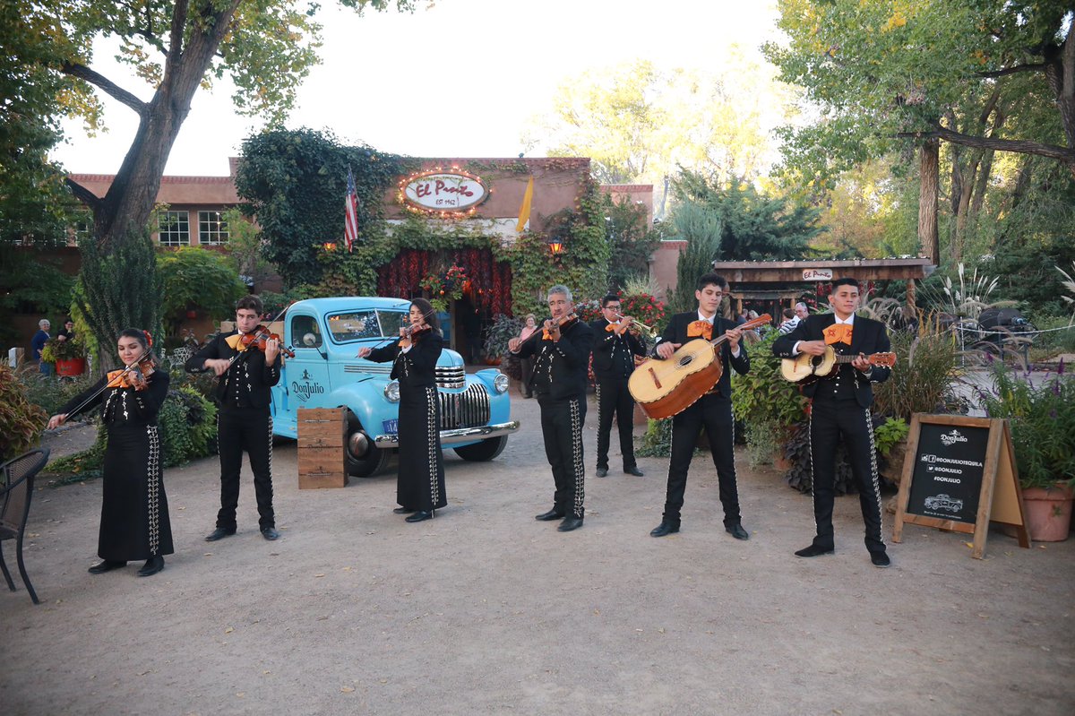 ElPinto's tweet image. Celebrate #BalloonFiesta with #elpinto and #DonJulio Tequila. Mariachis from 6-8 nightly. #trueabq #newmexicotrue