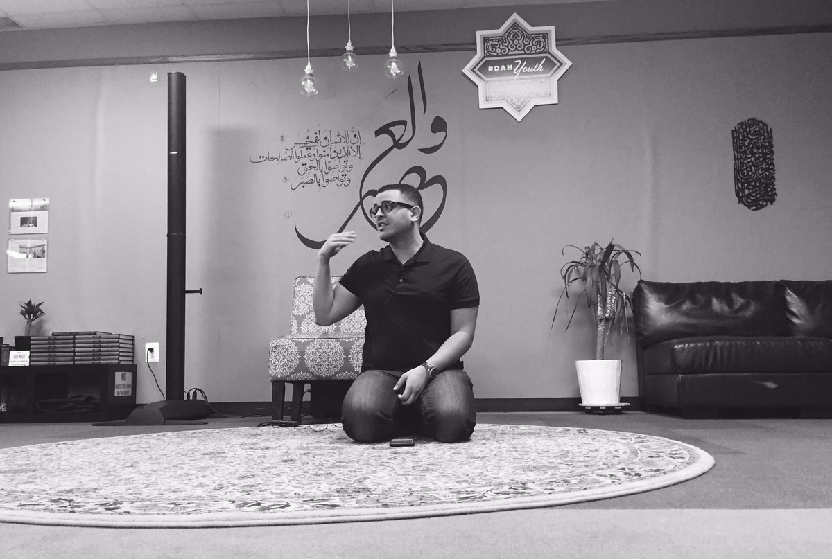 DAH_Youth's tweet photo. Happening Now: Fast and learn with Br. Omar Soltan #dahyouth #fastandlearn #halaqa #muslimleaders #muslimyouth https://t.co/N2FrDsSVFM