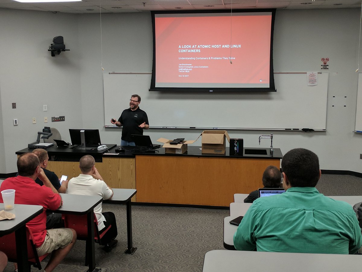 michael_hrivnak's tweet photo. @jzb speaking to @trilug about @ProjectAtomic https://t.co/KYxMcKDOyg