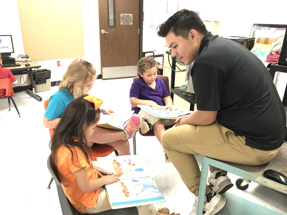 coyote_soccer's tweet photo. Another great day at @crockettwfisd reading w/ their K & 1st graders! #CSLAP #iamwfisd @WFISDschools https://t.co/GO0lynX1Xq