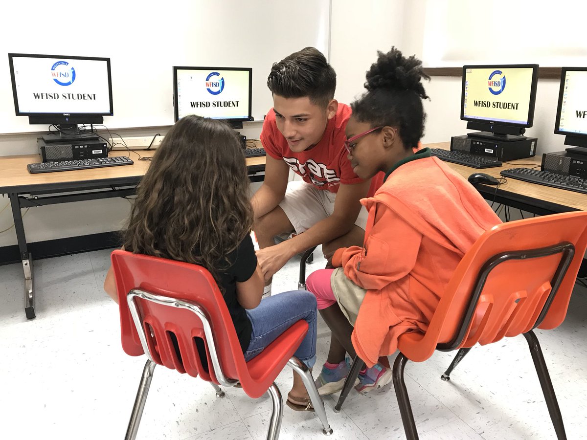 coyote_soccer's tweet photo. Another great day at @crockettwfisd reading w/ their K & 1st graders! #CSLAP #iamwfisd @WFISDschools https://t.co/GO0lynX1Xq