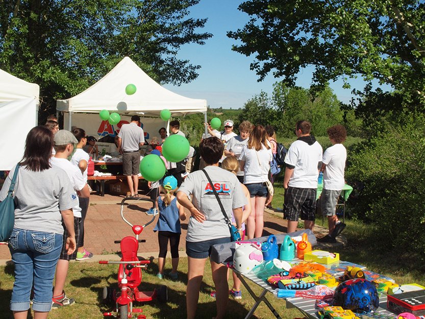 HuntingtonSC's tweet photo. #TBT - Saskatoon Walk 2016
#walkingforHD #walkingforawareness #HDwalk https://t.co/mTTUGzmpBp