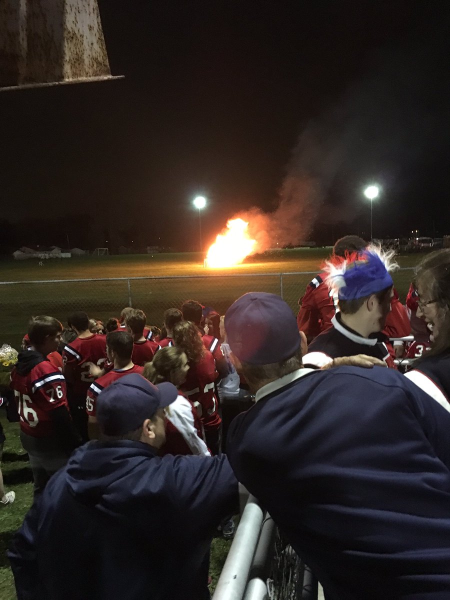 NTHS_Cheer's tweet photo. Burning of the jinx! #TNT2017 #NTJacks #RivalryWeek 🔥🏈 https://t.co/ETTo0EYMua