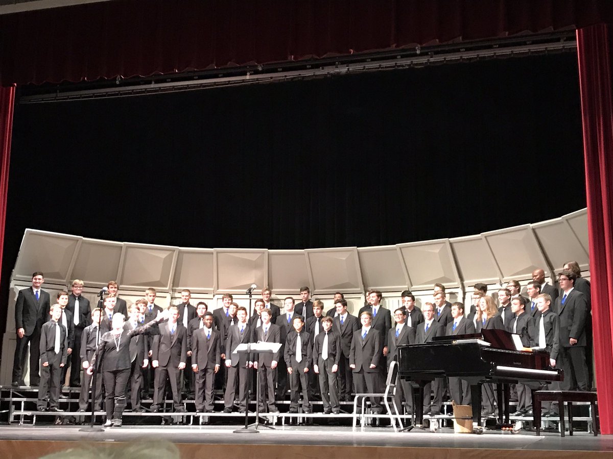 DrJonesPRT's tweet photo. The Men's Ensemble sounds great tonight! SO to Dakota, Eric, Cole and Ms. Cohick playing instruments! @ONWChoir https://t.co/bkdAKspj06