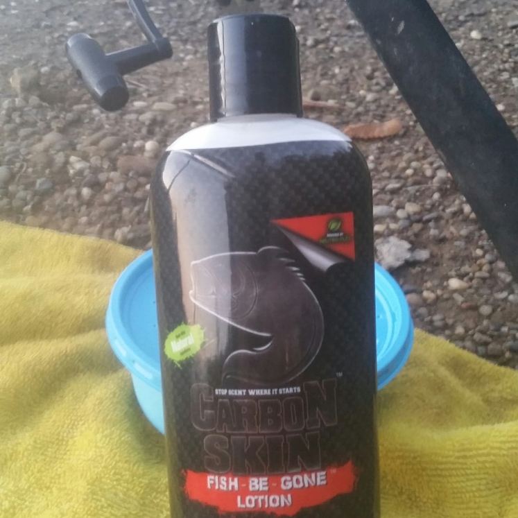 ColdBow's tweet image. No fish smell going home with me on my hands #teamcarbonskin #carbonskinproducts