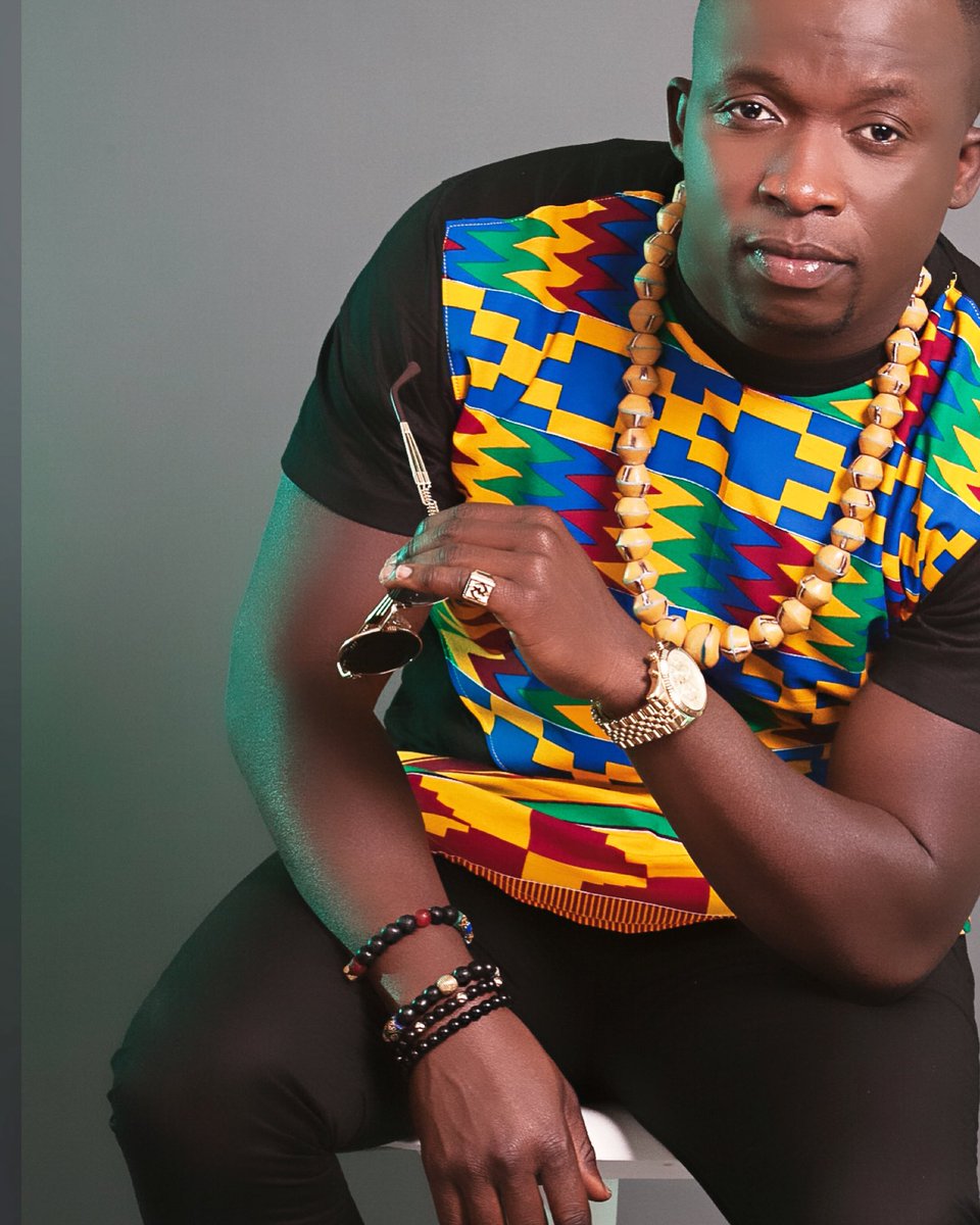 JayHoverGh's tweet photo. I rep #ghanamusic in #America look me up on #itunes #todal #Pandora the name is #JayHover https://t.co/hL6jY0iHgO