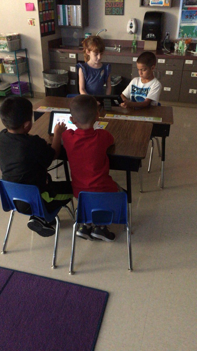 flearningallday's tweet photo. Using @nearpod to learn place value!  #Tobias1st #TobiasProud https://t.co/i5Do6G3TNd