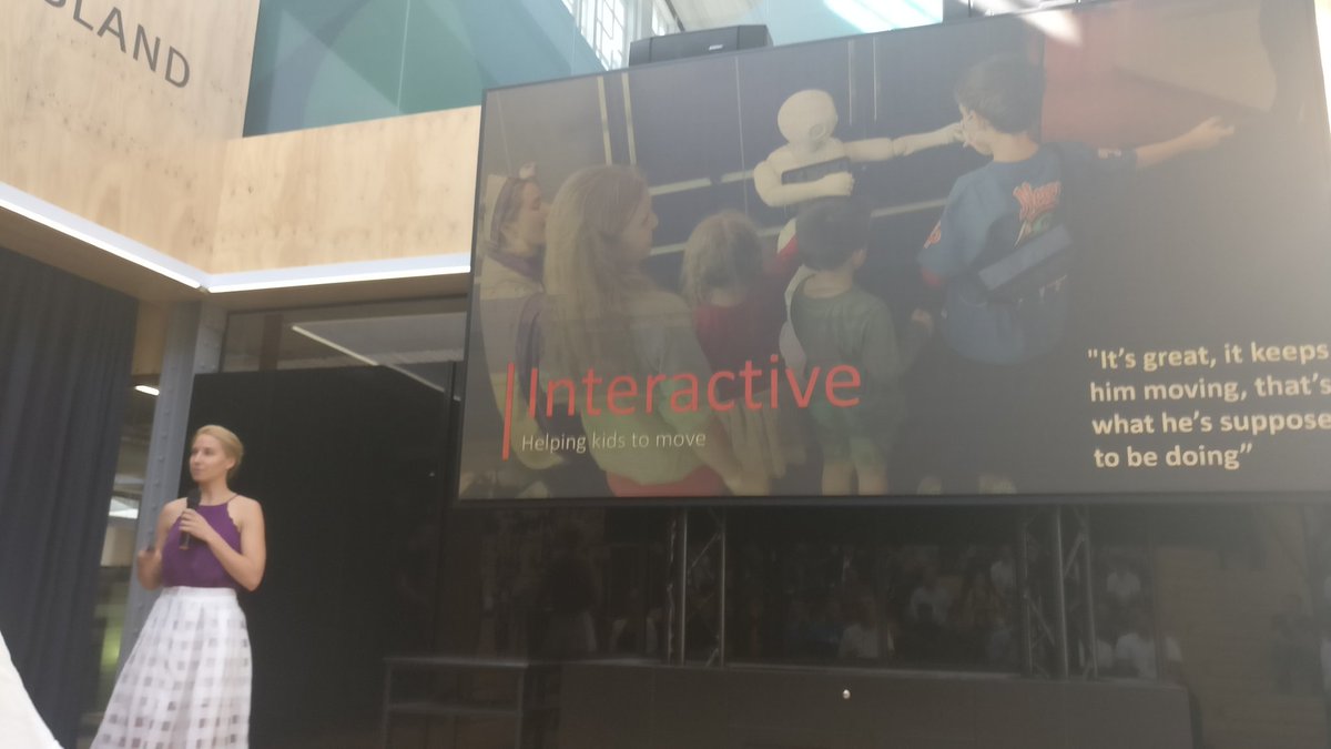 revspete's tweet image. Sandra Palm with EasyAI fighting loneliness for children in hospitals with #pepper #qutbluebox #easyai