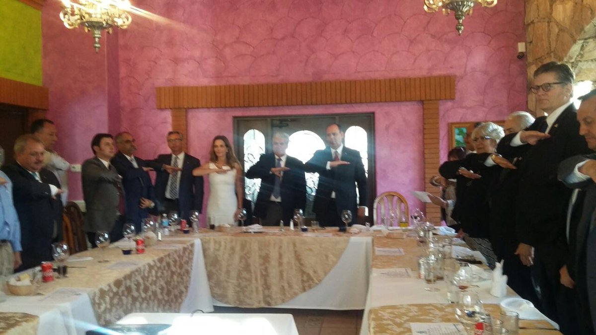 gdehoyoswalther's tweet photo. Me reuní con C. Directivo de @COPARMEXNCG2016, discutimos retos de negociación del #TLCAN. Gracias al Pdte Álvaro Bustilllos su anfitrionía https://t.co/DTuQbc09eo