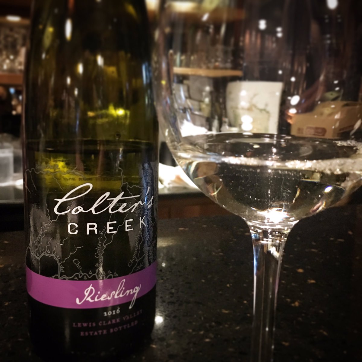 Cheers to #WineWednesday and #lewisclarkwine
#idahowine #riesling from @colterscreek #awardwinningwine #lewisclarkvalley #lcvalley