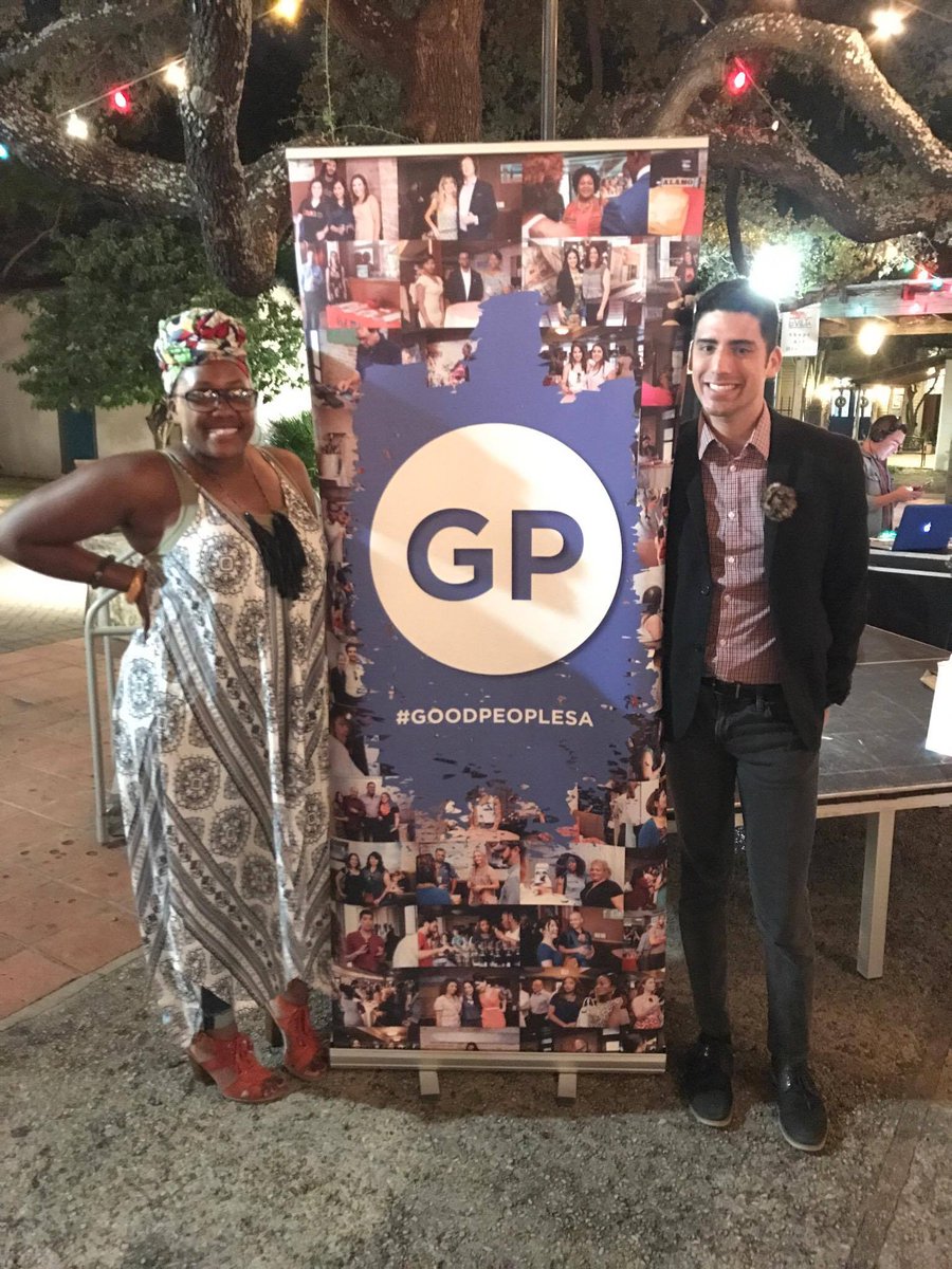 Socialize_SA's tweet photo. Spreading the community love with @BethanyEastPR #GoodPeopleSA Mixer @LaVillitaArts !❤ #Support #Mixer #Socialize #Art #SATX https://t.co/SzA6LqKTZh