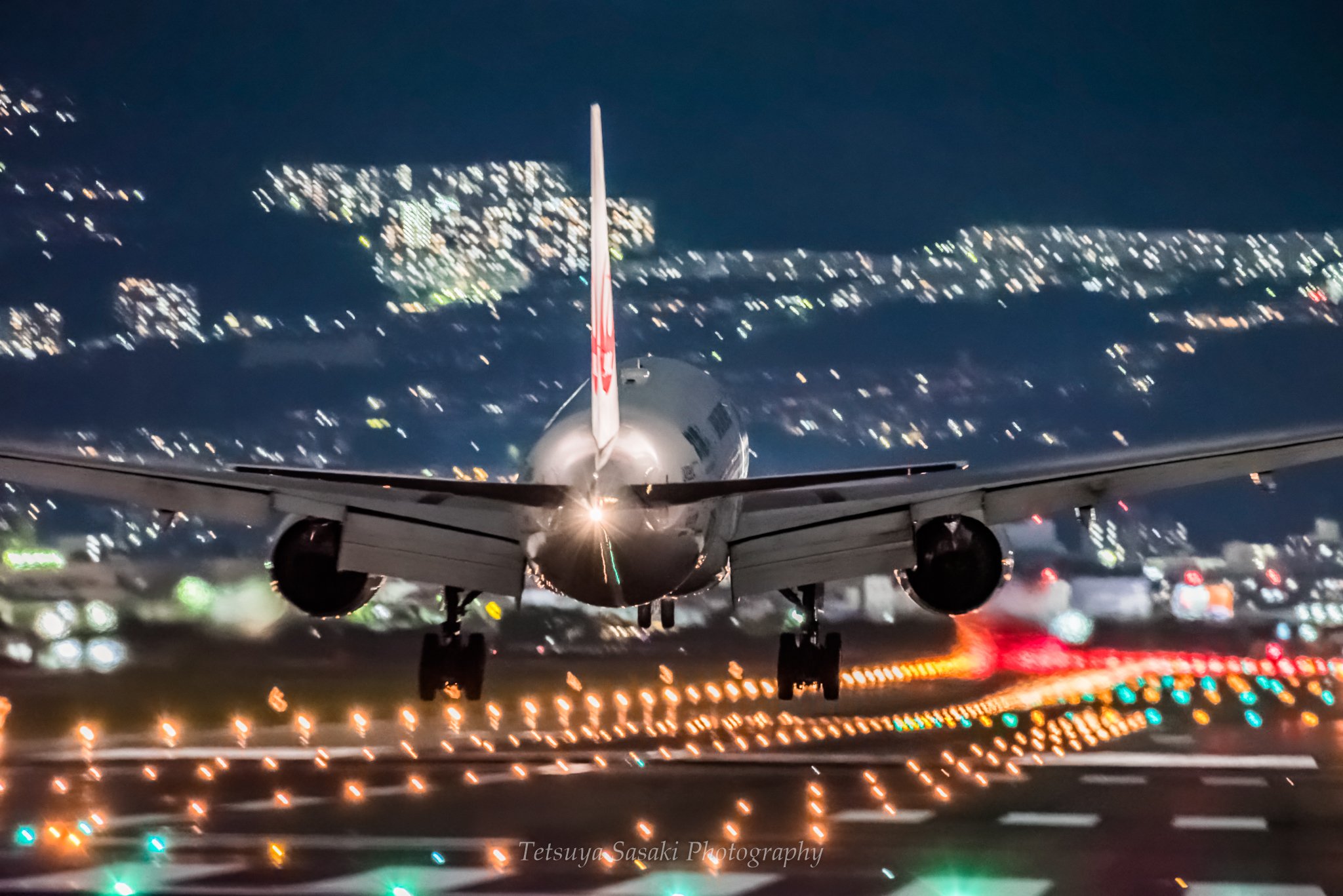 てつ 佐々木徹也 この１枚は 割と綺麗に撮れたかな ただいま プチ出張で移動中 伊丹空港 大阪国際空港 Itm Rjoo 千里川 飛行機 空 夜景 Jal ファインダー越しの私の世界 写真好き