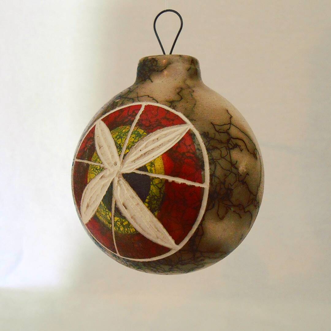 NMPotteryCo's tweet photo. Add a touch of southwest to your holiday decor with horsehair pottery! This one of a kind piece is hand painted and etched by our artists! https://t.co/V75WcT1VcU