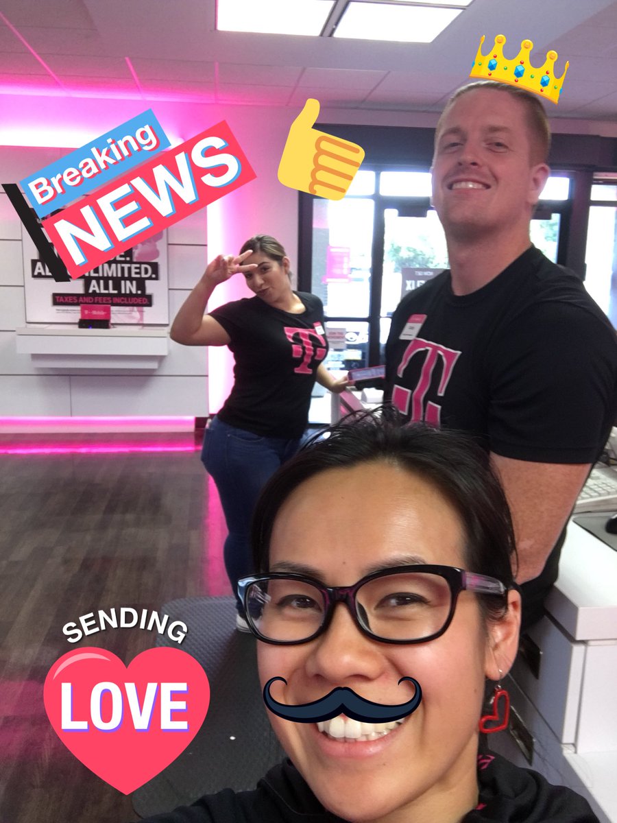 tpham1300's tweet photo. West Texas store in Fairfield T-Mobile taking care of customers! Showing love &amp; support! #tmobilesupport  @WcboundGh @_codysinger_ https://t.co/OU8kInf8Oe