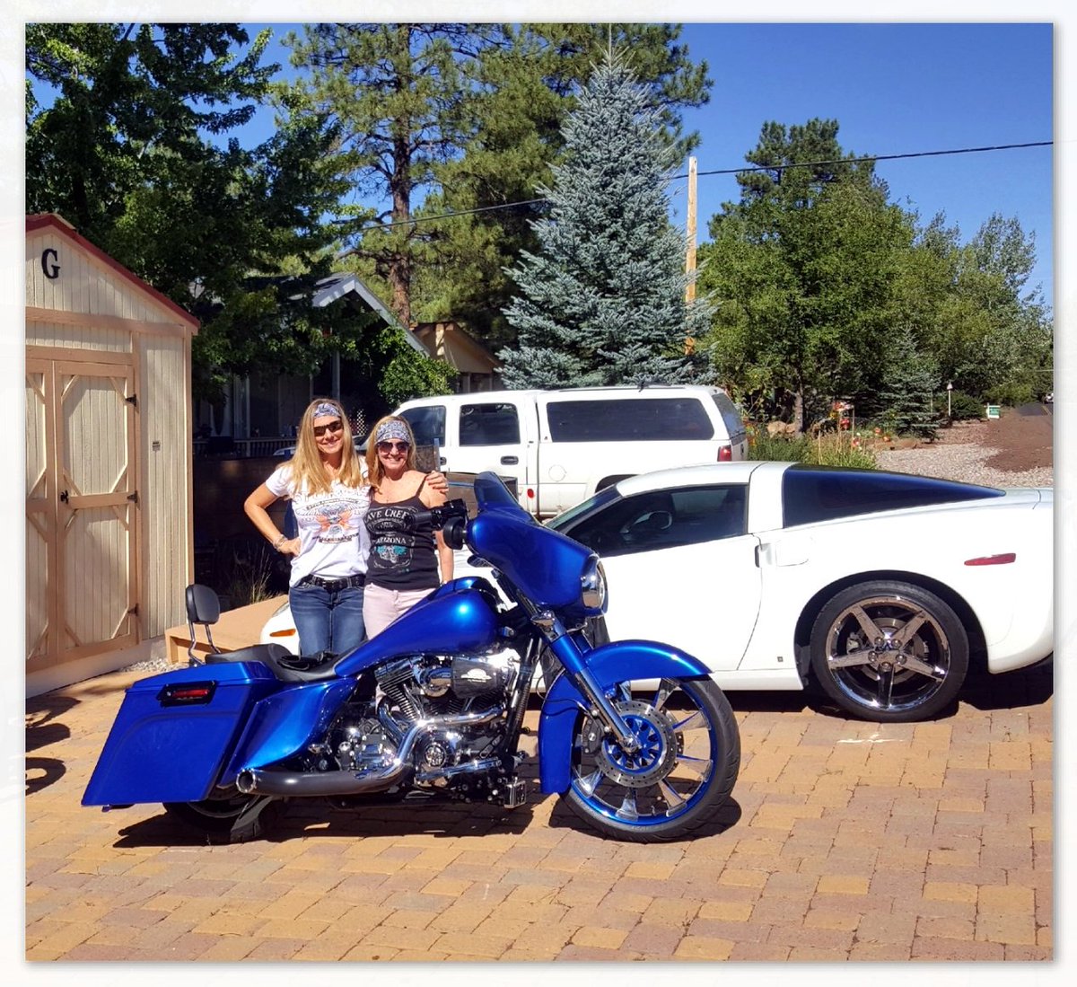 beckhamdentalaz's tweet photo. Our hygienist Shelly and her friend Tina headed up to #MundsPark to enjoy the #ThunderValleyRally!  #goodtimes #bikerchick #azdentist 😉👍 https://t.co/NLKJLTosRZ