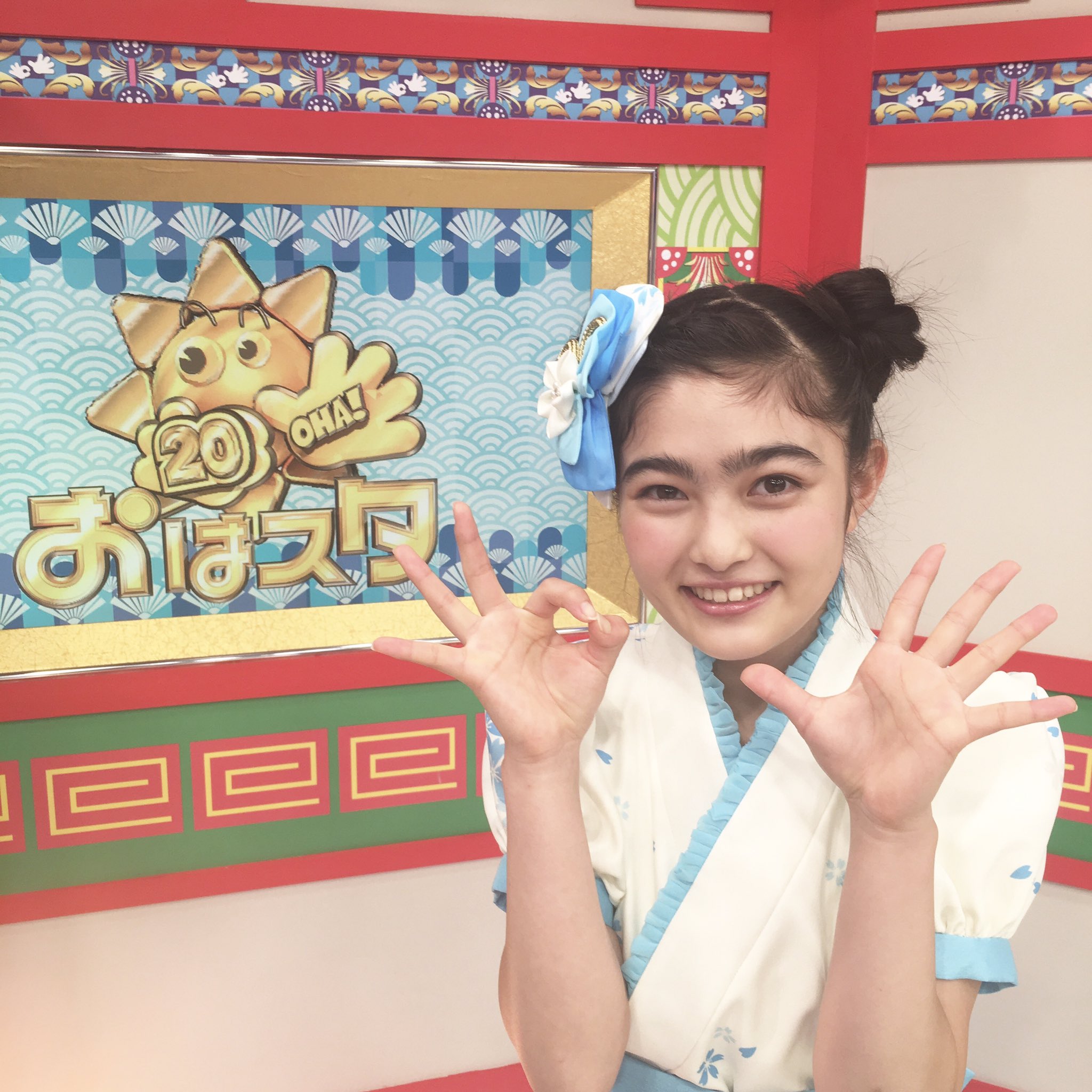 井上咲楽さん着用HOUGA ツーピース